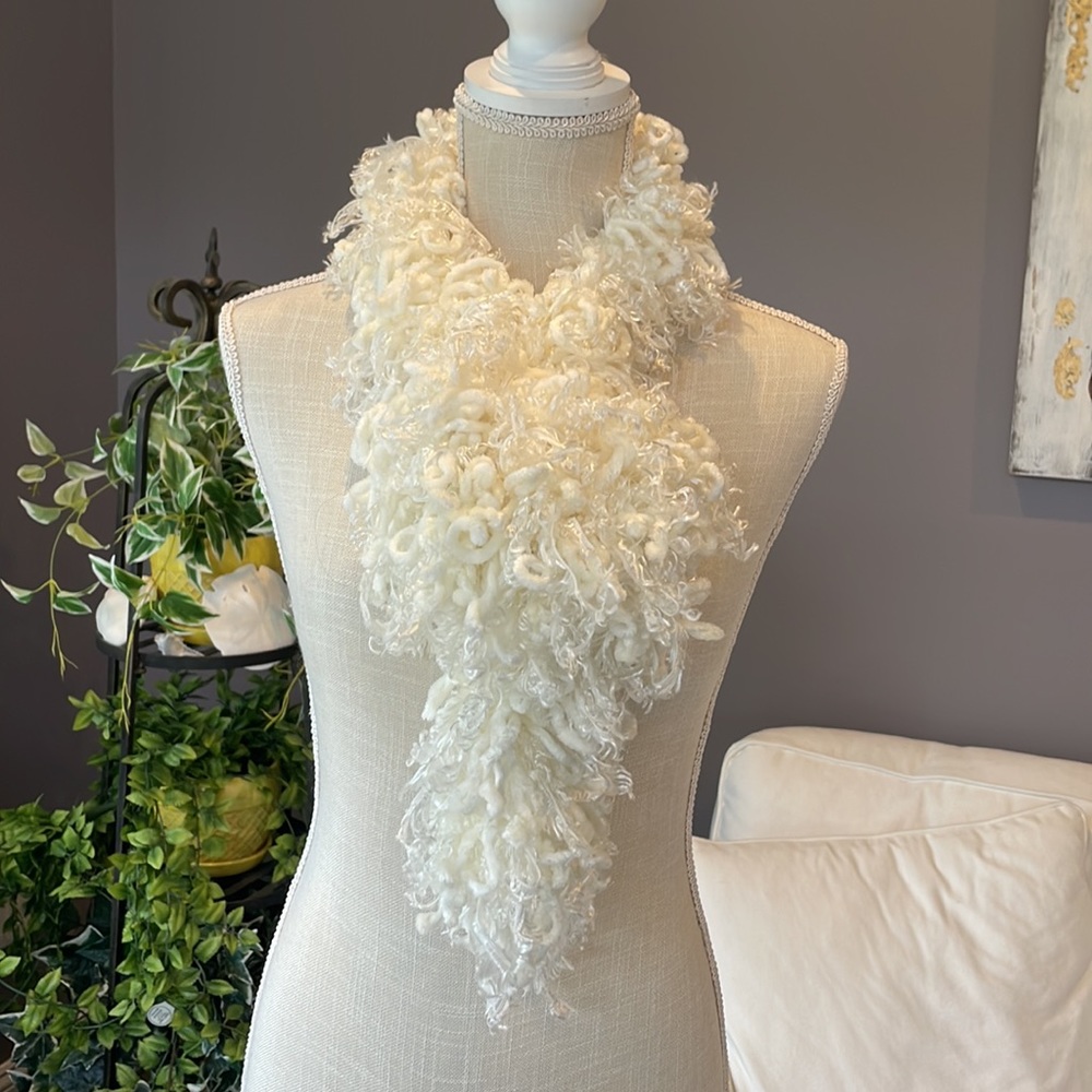 Lovely Ivory scarf 🧣